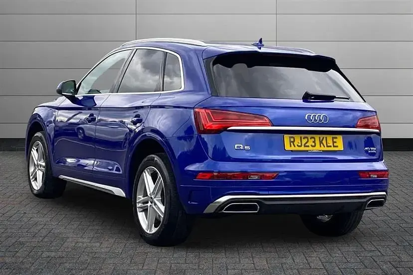 Begagnad Audi Q5 S-Line 204 HK (150 kW) 2023 Blå SUV