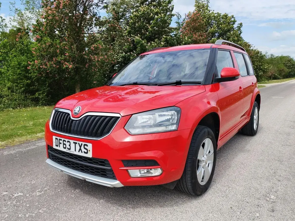 Used Skoda Yeti 110 HP (80 kW) 2014 Red SUV