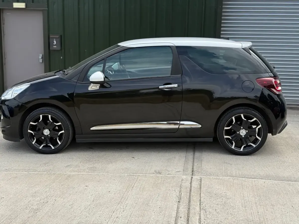 Used Citroën DS3 2015 Black Hatchback