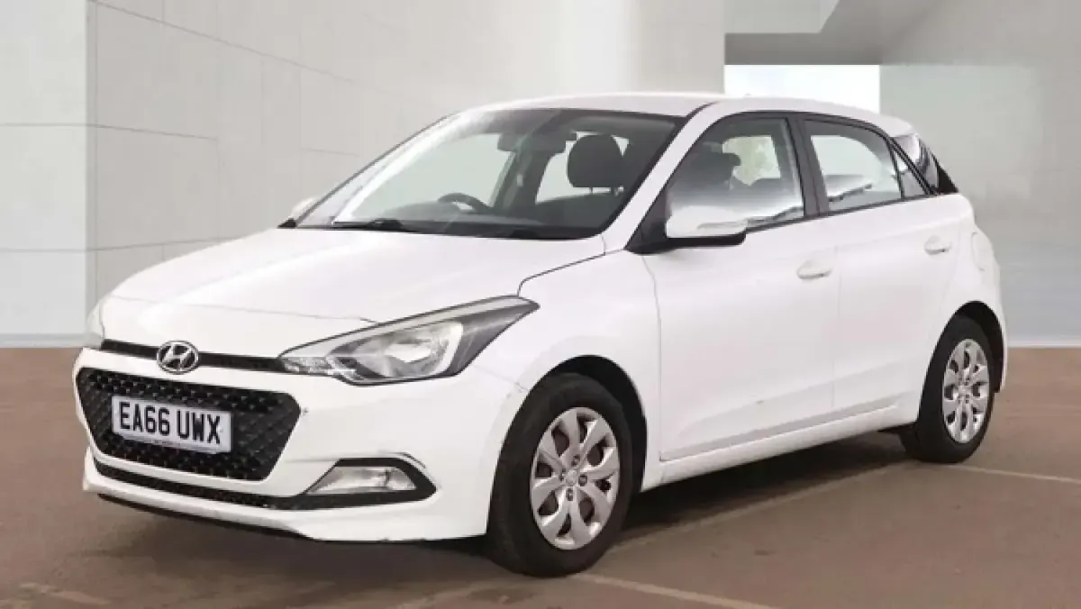 Used Hyundai i20 75 HP (55 kW) 2016 White Hatchback