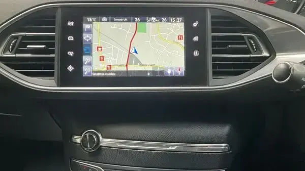 Używany Peugeot 308 Allure 2015 Srebrny Kombi