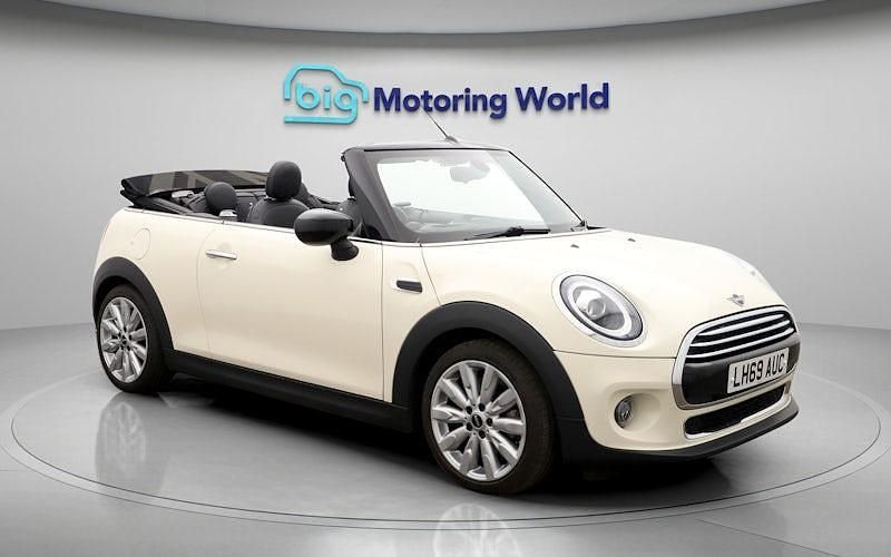 Used Mini Cooper Cabriolet Exclusive 136 HP (100 kW) 2019 White Cabriolet