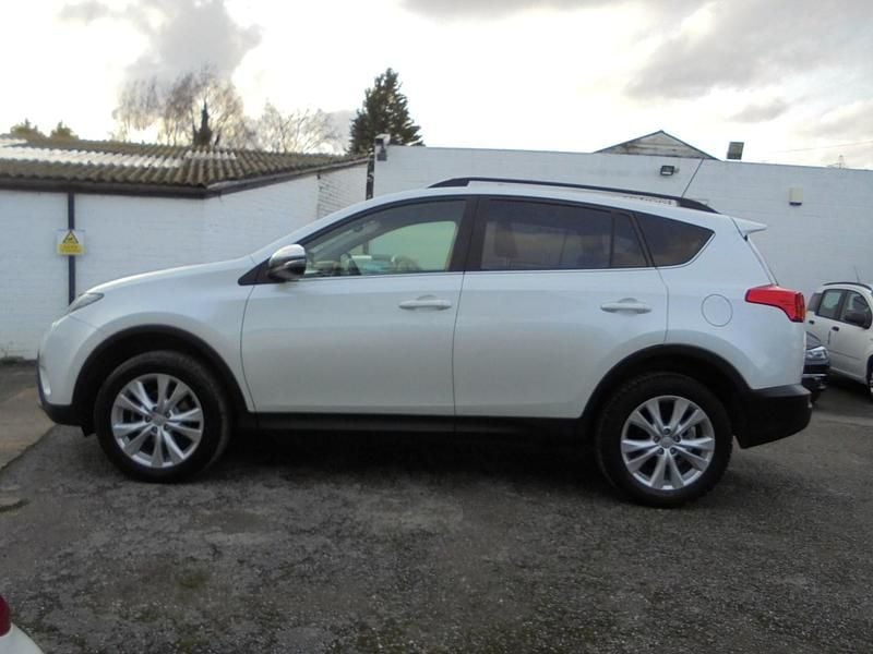 Used Toyota RAV4 2013 White Estate