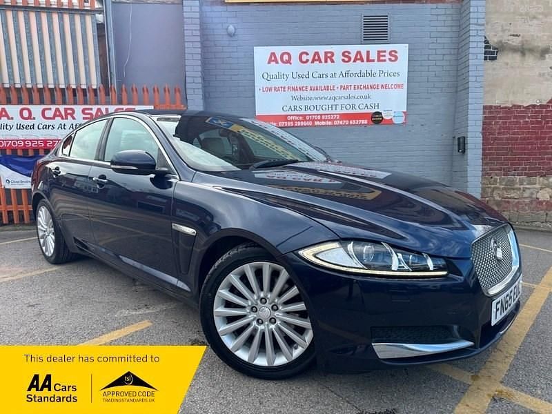 Second-hand Jaguar XF Luxury 200 CP (147 kW) 2015 Albastru Berlinǎ