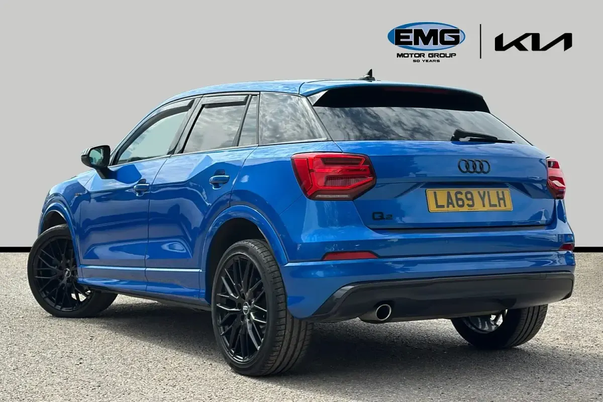 Used Audi Q2 Black Edition 116 HP (85 kW) 2020 Blue SUV