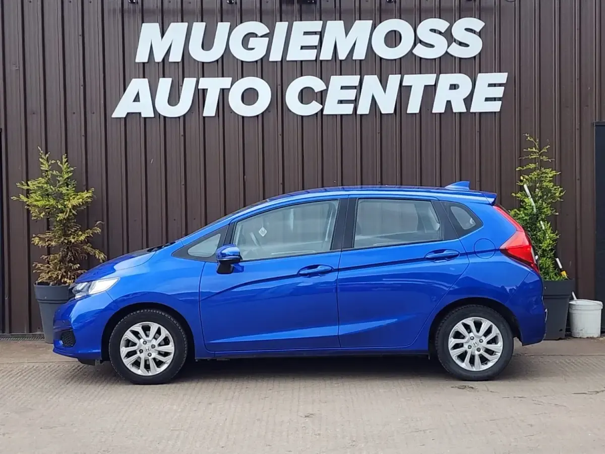 Used Honda Jazz SE 102 HP (75 kW) 2018 Blue Hatchback