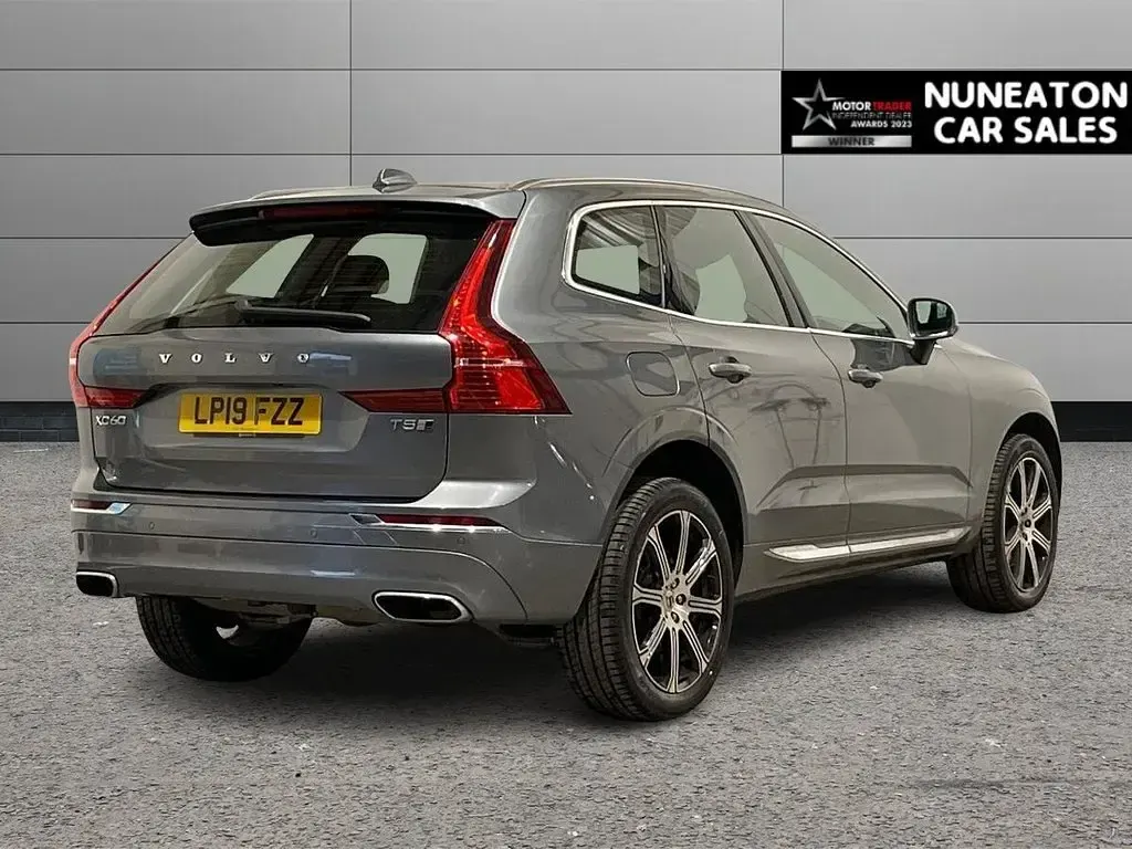 Used Volvo XC60 Pro 250 HP (183 kW) 2019 Grey SUV