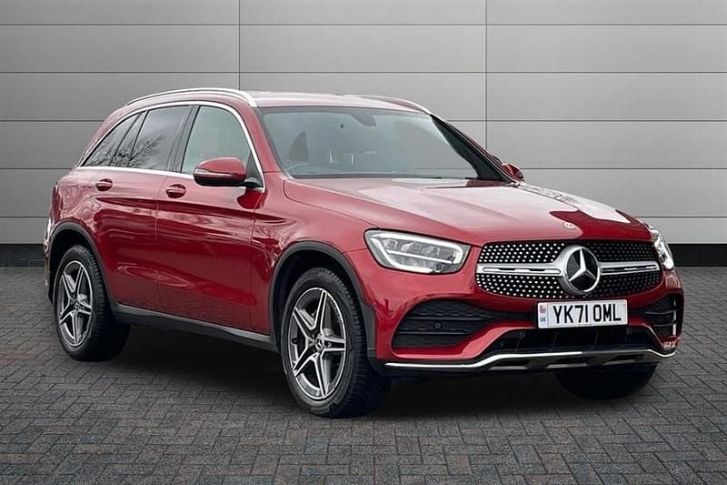 Used Mercedes GLC300 AMG line 258 HP (189 kW) 2021 Hyacinth red Estate