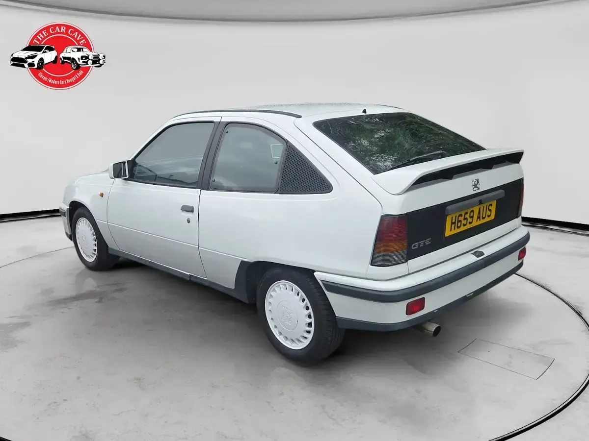Used Vauxhall Astra 1990 White Hatchback