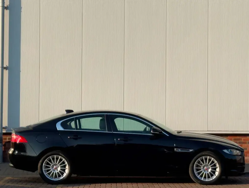 Used Jaguar XE SE 180 HP (132 kW) 2019 Black Sedan