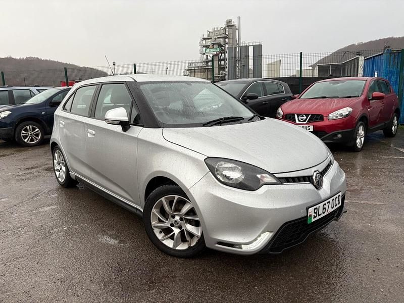 Silver Used 2017 MG MG3 Hatchback | £3,999 (Good price) - Image 1/4