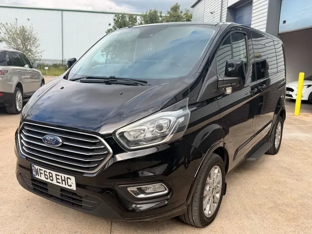 Used Ford Tourneo Titanium 130 HP (95 kW) 2018 Black MPV