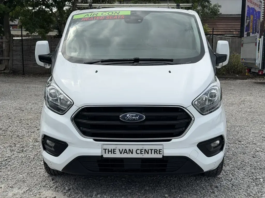 Used Ford Transit Custom Limited 130 HP (95 kW) 2022 White Van
