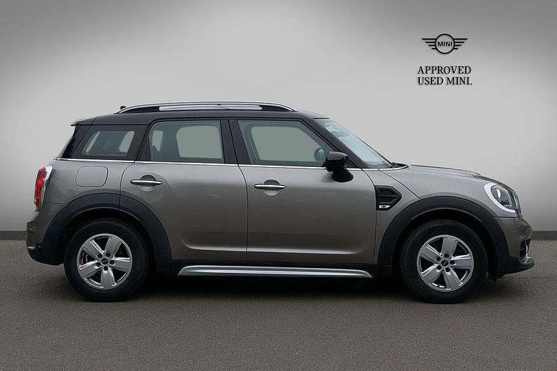 Used Mini Cooper Countryman Classic 134 HP (98 kW) 2019 Silver SUV