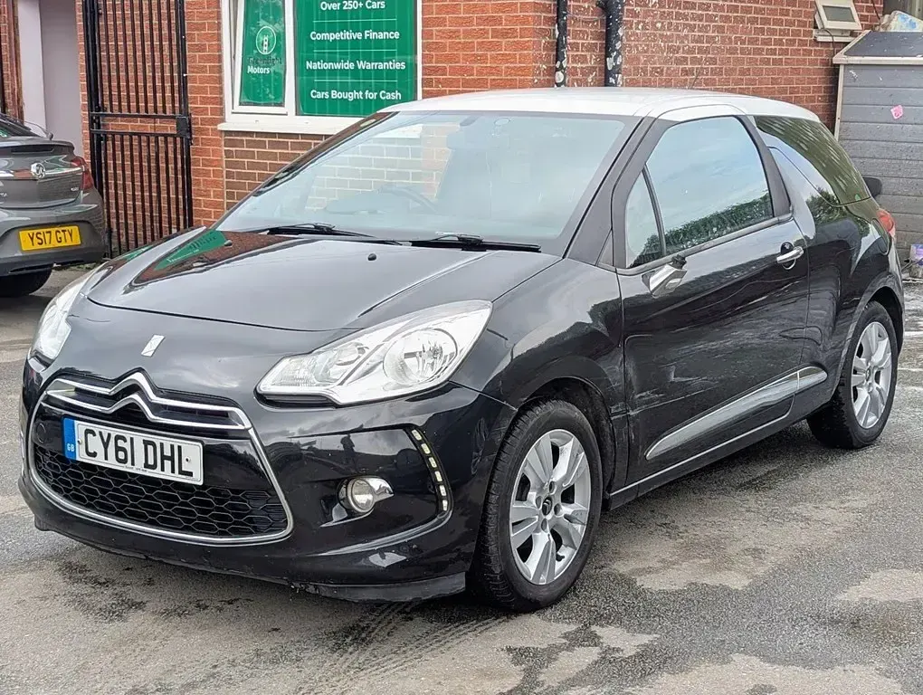 Usado Citroën DS3 2011 Preto Citadino