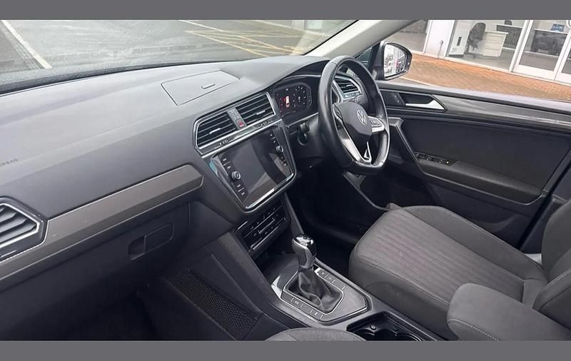 Used VW Tiguan Allspace Life 150 HP (110 kW) 2022 Grey SUV