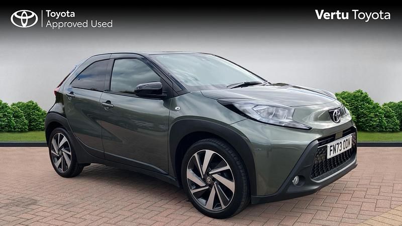 Green Used 2023 Toyota Aygo X SUV | £12,381 - Image 1/3