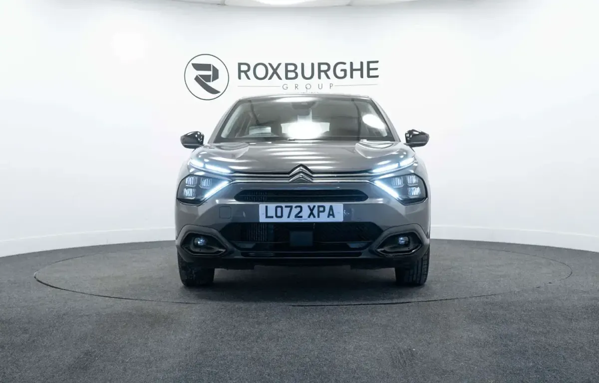 Begagnad Citroën C4 PureTech 155 HK (114 kW) 2023 Grå SUV