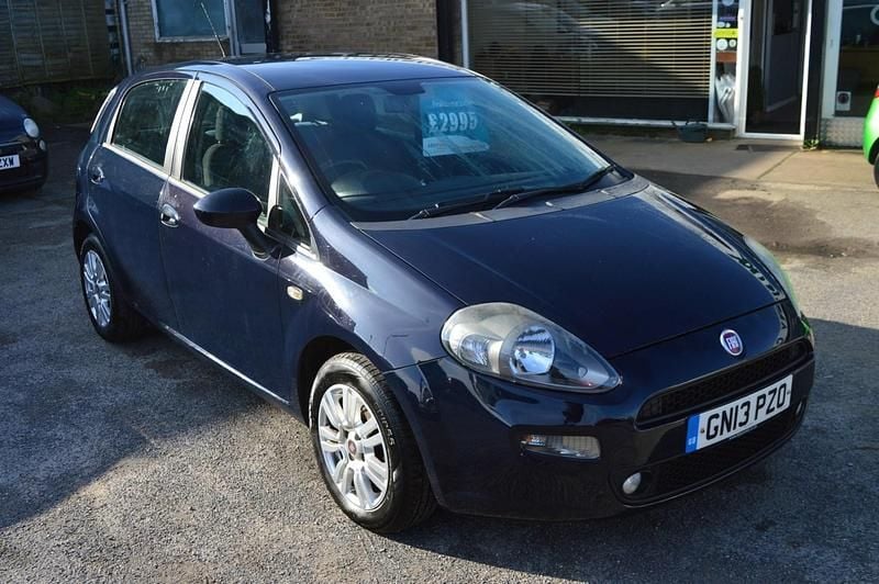 Used Fiat Punto Easy 69 HP (50 kW) 2013 Blue Hatchback