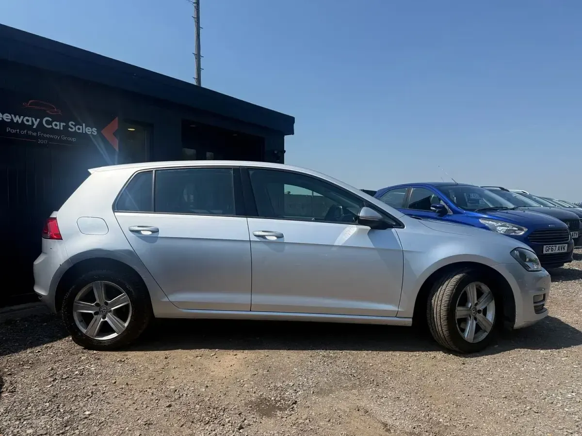 Used VW Golf VII Match 105 HP (77 kW) 2015 Silver Hatchback