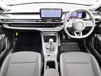 Used Jeep Avenger Altitude 100 HP (73 kW) 2025 White SUV