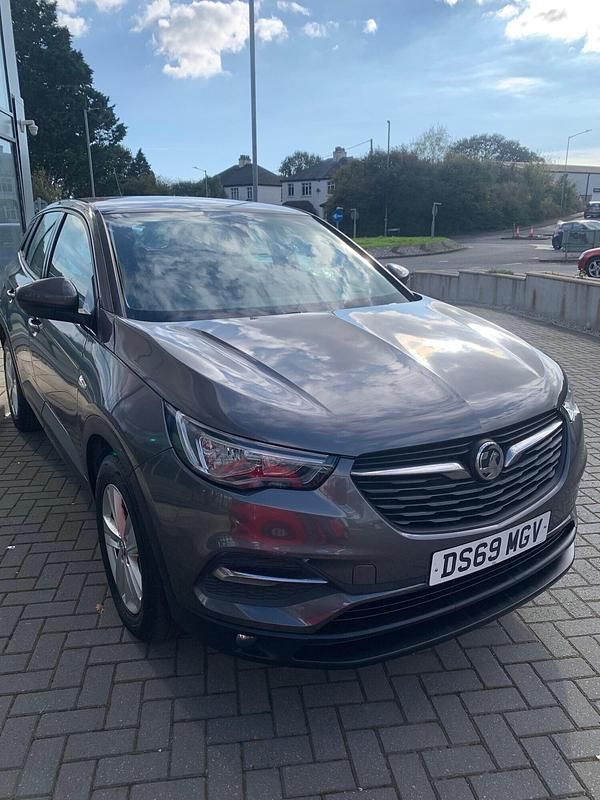Grey Used 2019 Vauxhall Grandland X SUV | £9,495 (Good price) - Image 1/4