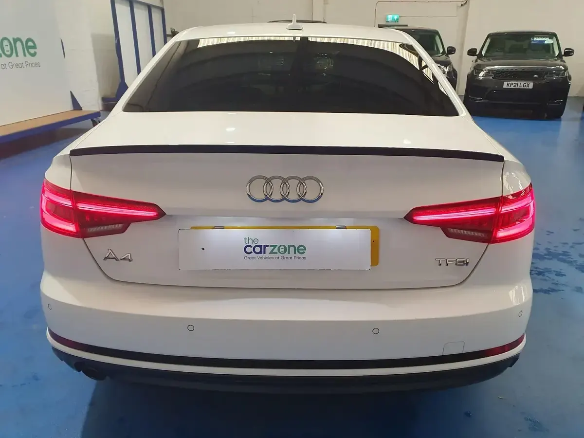 Used Audi A4 Black Edition 150 HP (110 kW) 2018 White Sedan