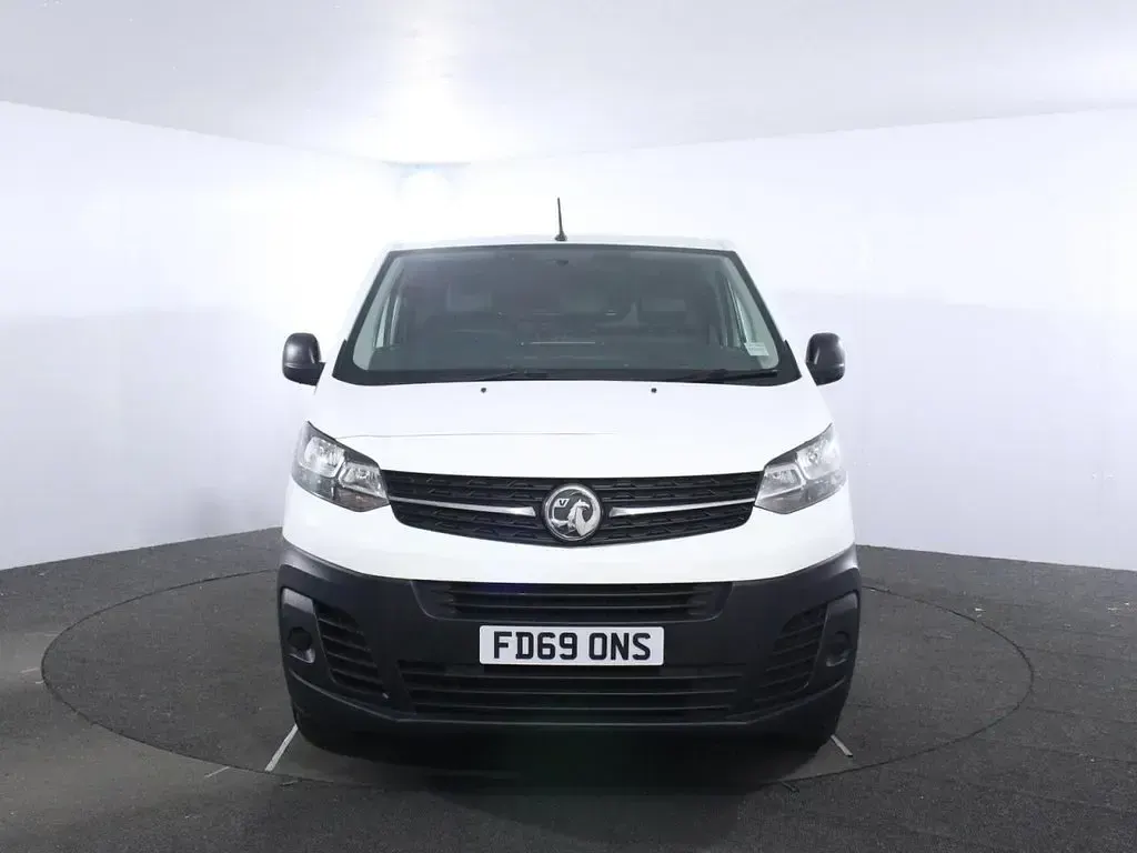 Used Vauxhall Vivaro Edition 150 HP (110 kW) 2019 Yellow MPV