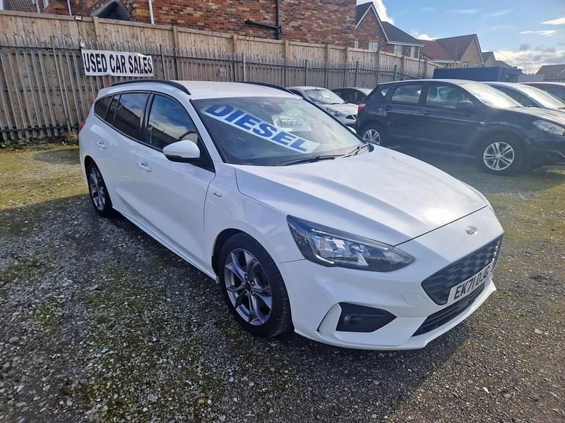 Used Ford Focus ST-Line 120 HP (88 kW) 2021 White Estate