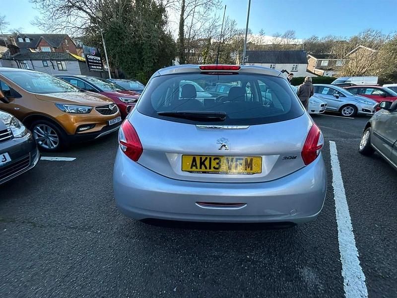 Used Peugeot 208 Active 70 HP (51 kW) 2013 Silver Hatchback