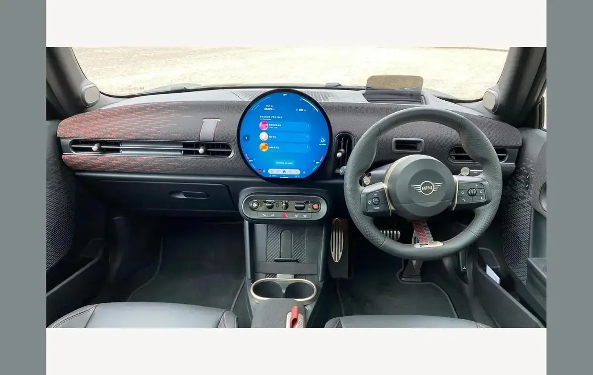 New Mini John Cooper Works 228 HP (167 kW) 2026 Silver Hatchback