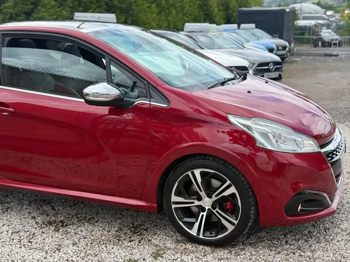 Used Peugeot 208 Prestige 2017 Red Hatchback