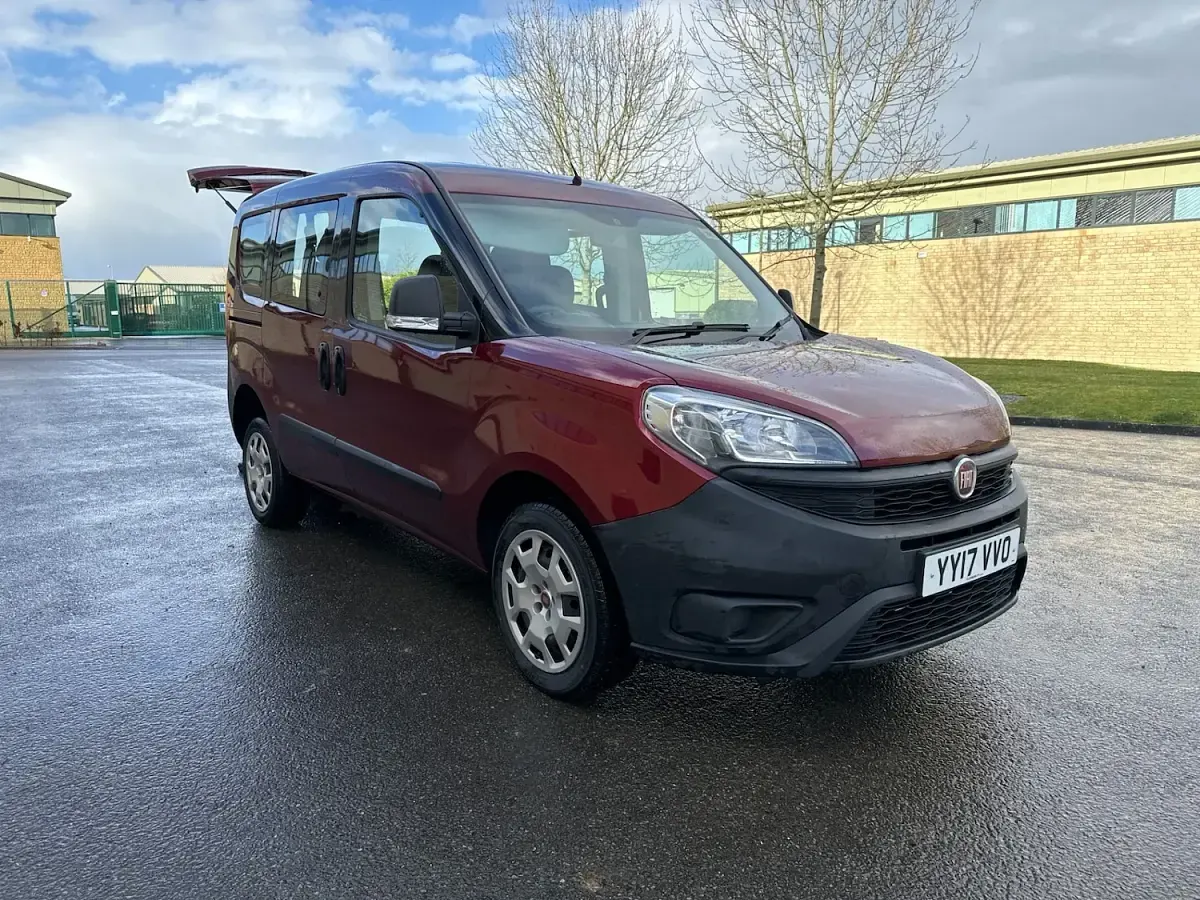 Used Fiat Doblò Pop 2017 Red MPV