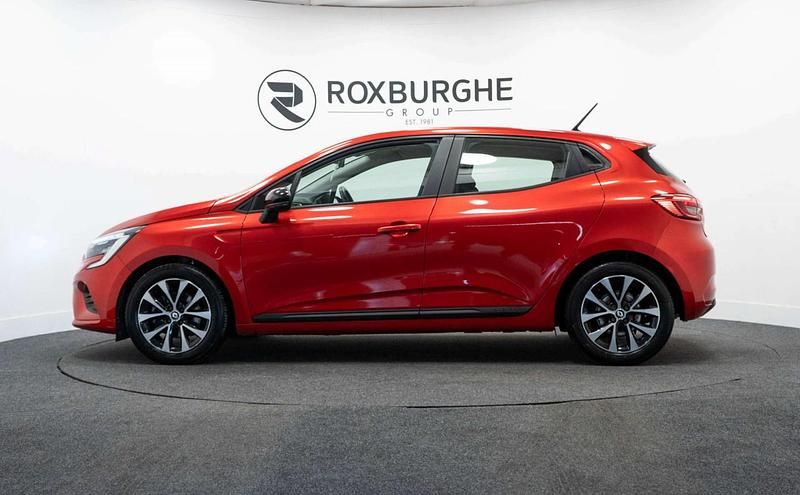 Used Renault Clio V Evolution 2023 Red Hatchback