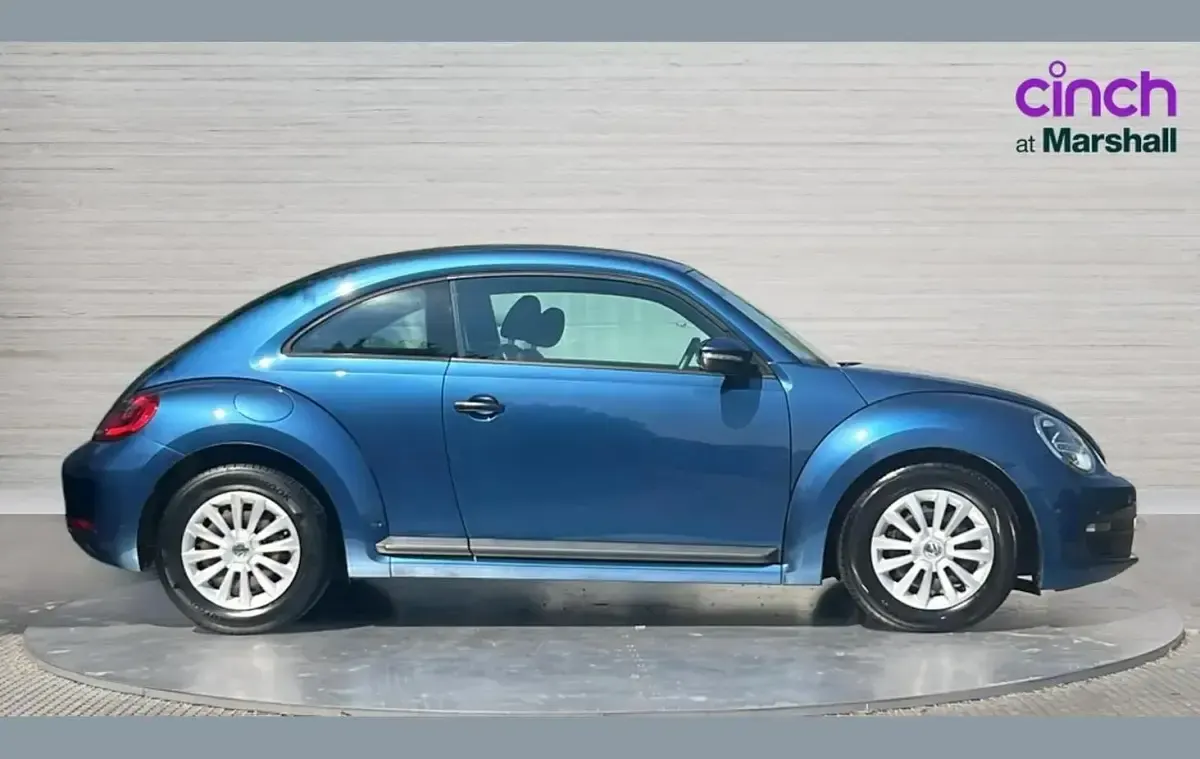 Used VW Beetle 105 HP (77 kW) 2016 Blue Hatchback