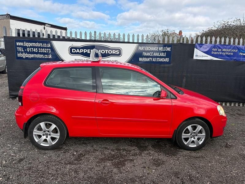 Used VW Polo Match 70 HP (51 kW) 2009 Red Hatchback