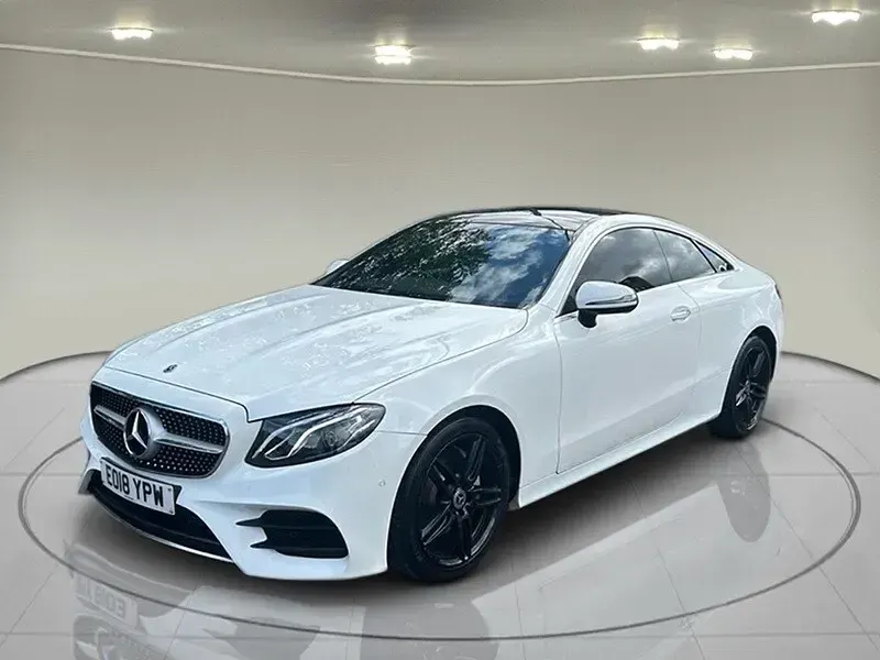 Gebraucht Mercedes E220 AMG Line Premium 194 PS (142 kW) 2018 Weiß Coupé