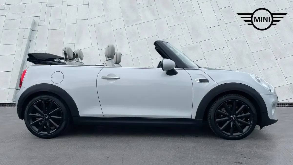 Usado Mini Cooper 134 HP (98 kW) 2016 Prateado Citadino