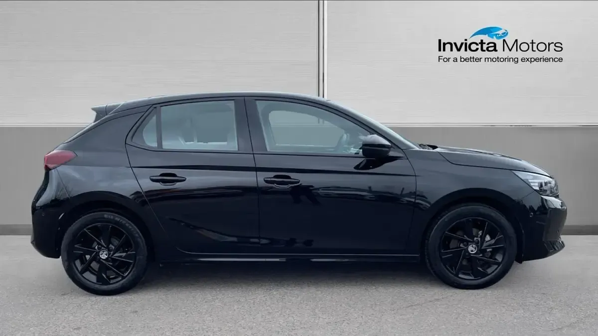 Second-hand Vauxhall Corsa 75 CP (55 kW) 2024 Negru Hatchback