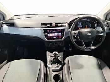 Usado Seat Arona SE Technology 115 HP (84 kW) 2018 Prateado SUV