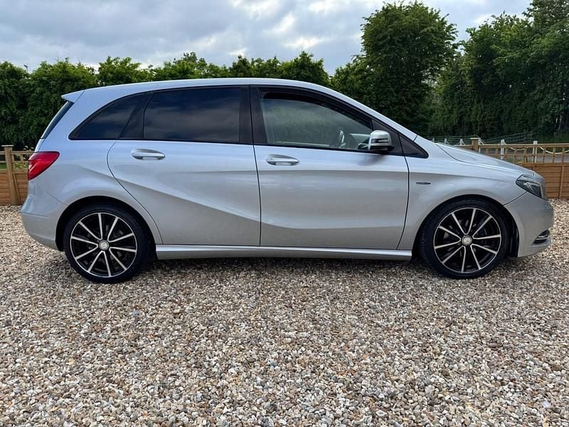 Used Mercedes B200 2012 Silver MPV