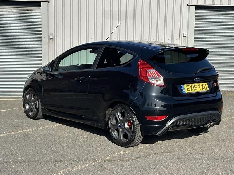 Used Ford Fiesta ST 182 HP (133 kW) 2016 Black Hatchback