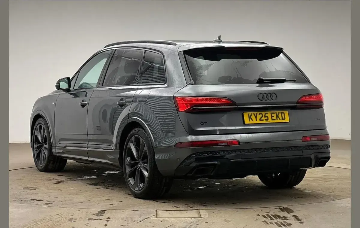 Used Audi Q7 Black Edition 394 HP (289 kW) 2025 Grey SUV