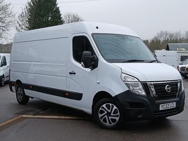 Used Nissan Interstar Acenta 135 HP (99 kW) 2022 White Van