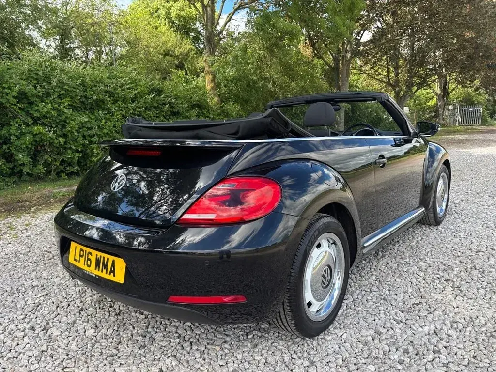 Used VW Beetle Design 105 HP (77 kW) 2016 Black Hatchback