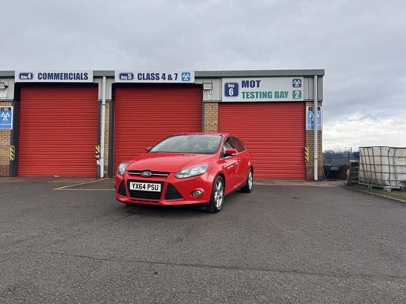Used Ford Focus Zetec 115 HP (84 kW) 2014 Red Hatchback