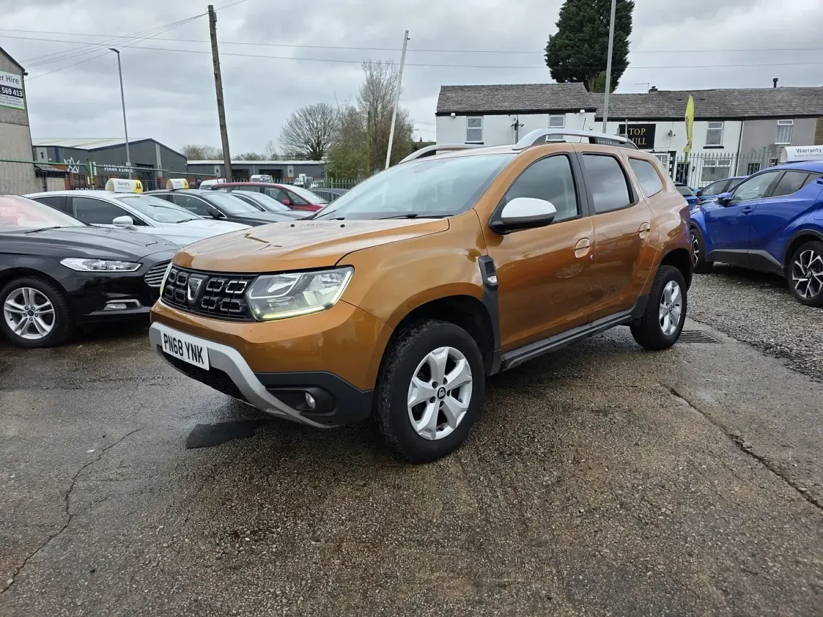 Used Dacia Duster Comfort 114 HP (83 kW) 2018 Orange SUV