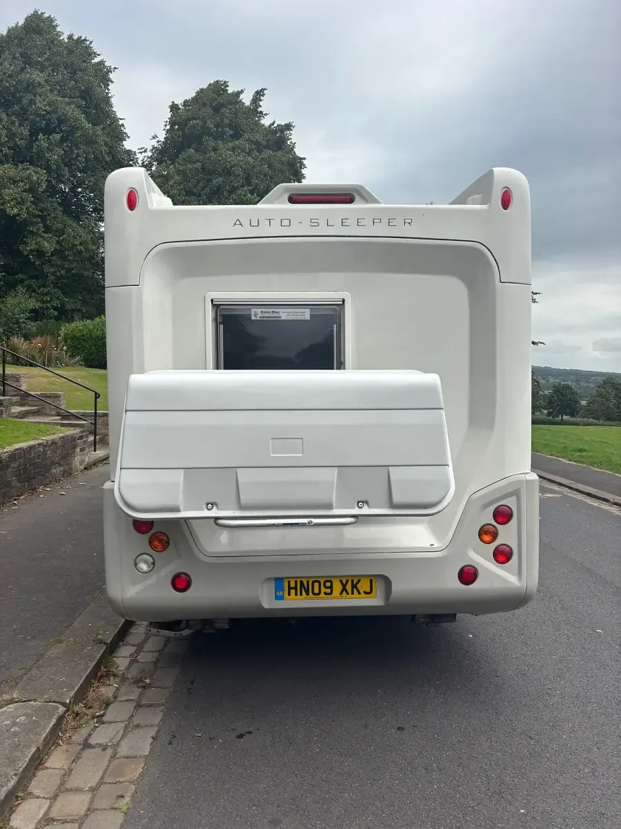 Used Peugeot Boxer 120 HP (88 kW) 2009 White Van