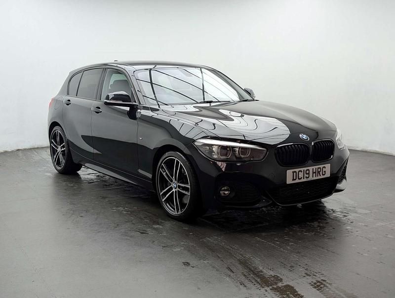 Begagnad BMW 120 M Sport 2019 Svart Halvkombi