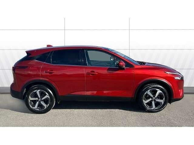 Used Nissan Qashqai N-Connecta 140 HP (102 kW) 2024 Red SUV